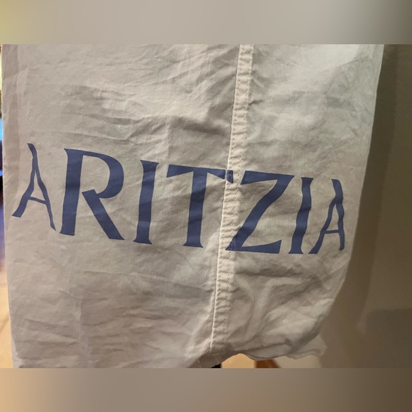 ARITZIA button down shirt 🤍🩵 - Picture 6 of 9